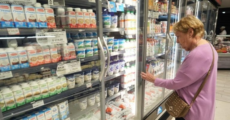 Subas en alimentos y tarifas ponen en riesgo la baja de la inflación y podría retornar al 2% en septiembre