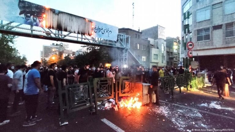 Exigen juzgar los crímenes de lesa humanidad perpetrados durante la represión en Irán
