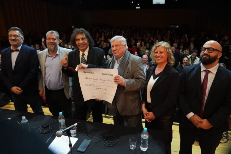 Alejandro Dolina fue distinguido con el Doctorado Honoris Causa por la Universidad de Buenos Aires