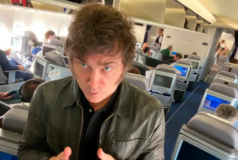Milei viaja a Francia para participar de la Argentina Week y reunirse con Macron