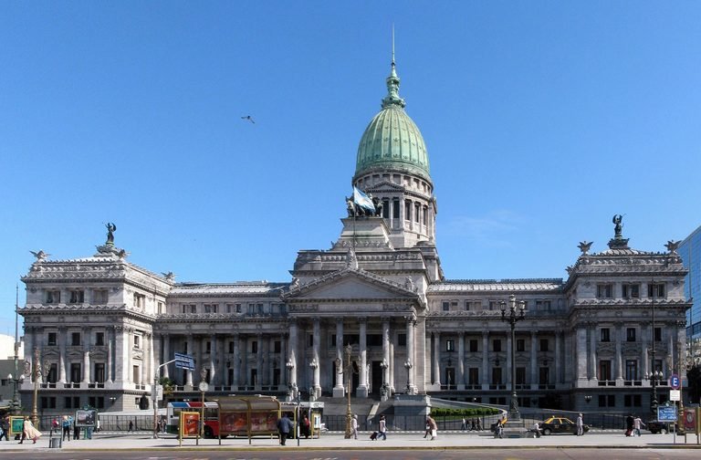 Diputados: oficialismo y aliados se encaminan a firmar el dictamen de mayoría sobre morosidad