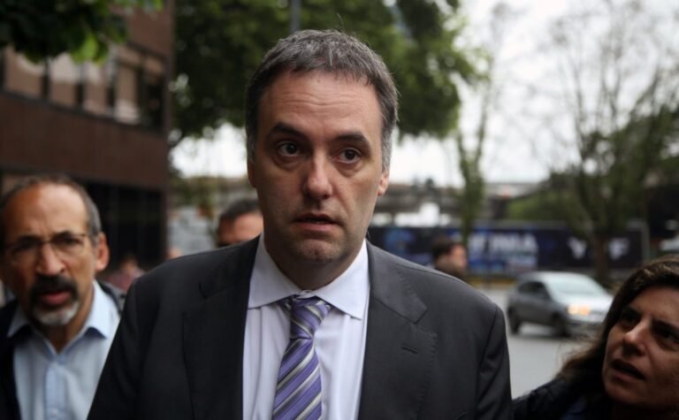 Investigado por enriquecimiento ilícito, Manuel Adorni presentó un escrito judicial para defender su patrimonio