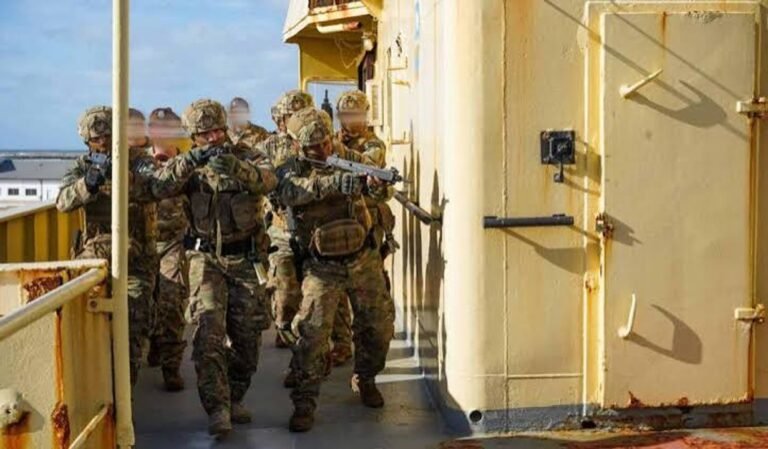 Investigan una estafa millonaria por irregularidades en el pago de haberes y viáticos en la Armada