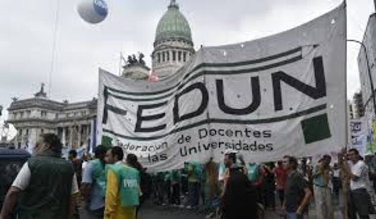 Universitarios anticipan nuevas medidas gremiales ante la falta de convocatoria salarial