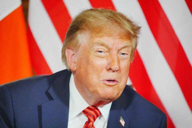 Trump urge a detener el conflicto bélico ucraniano y Zelenski abre la puerta a negociar