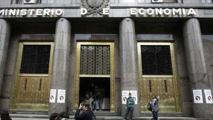 El Gobierno cubrió todos sus compromisos financieros en pesos y evitó la emisión de nueva liquidez