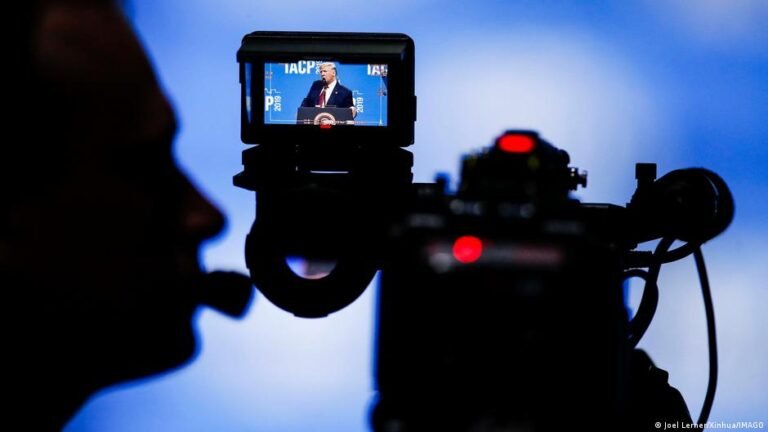 Estados Unidos indaga a emisoras de televisión tras interrumpir la cobertura presidencial