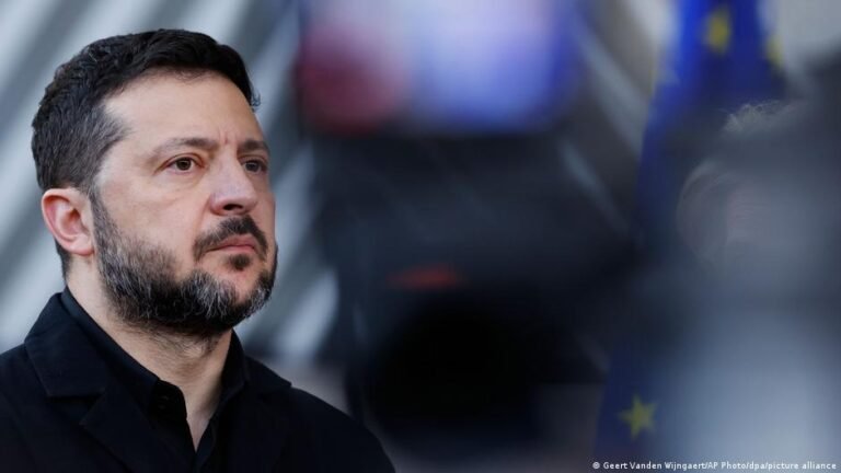 Zelenski cuestiona la suspensión de sanciones a Rusia por parte de Estados Unidos y Moscú celebra la medida