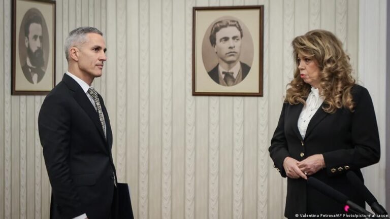 Bulgaria vota este domingo en la primera vuelta de sus elecciones presidenciales