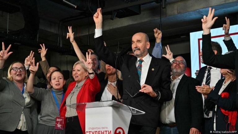 El oficialismo serbio admite la derrota en los comicios legislativos frente a las agrupaciones estudiantiles