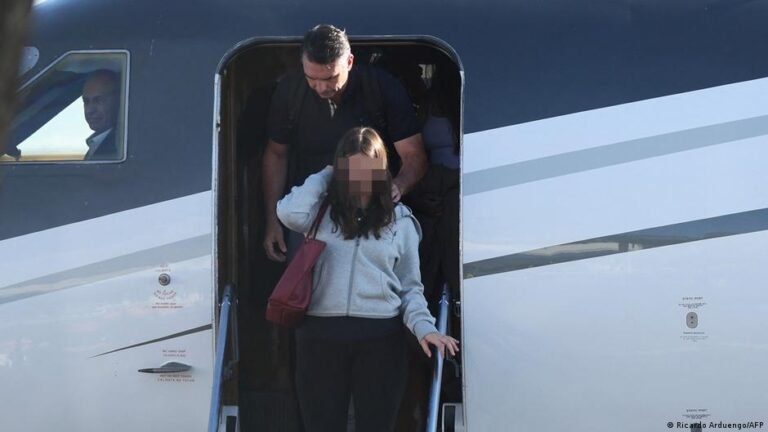 El excandidato presidencial brasileño Flávio Bolsonaro viajó a Estados Unidos tras los comicios