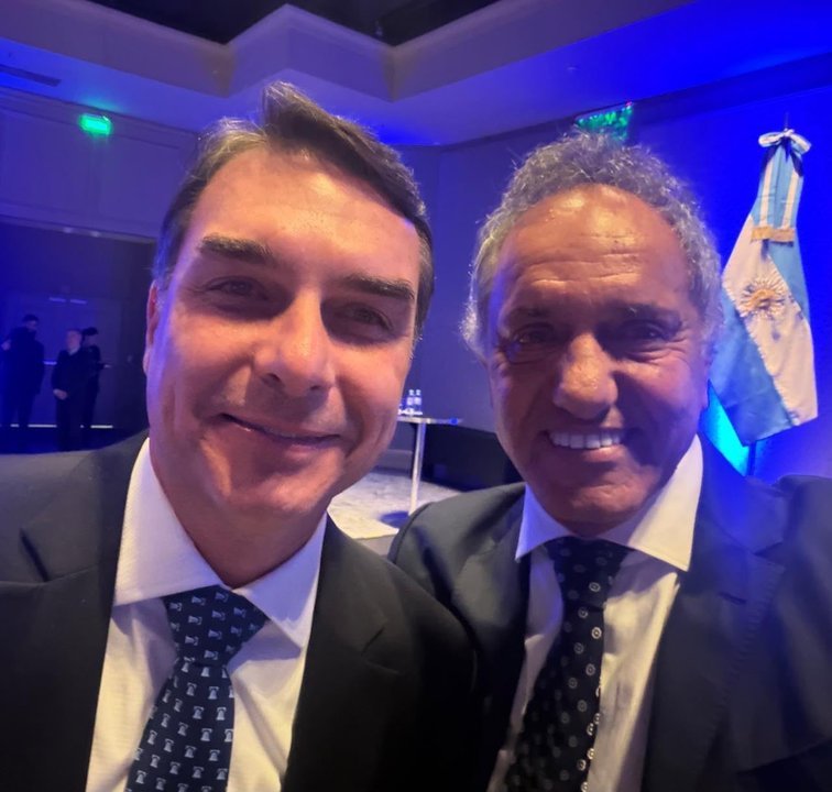 Daniel Scioli saludó a Flávio Bolsonaro por un triunfo electoral en Brasil