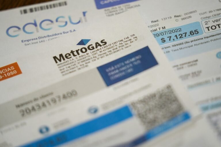 El costo de los servicios públicos en el AMBA promedió los 266.456 pesos en octubre y registró una baja del 0,7 por ciento