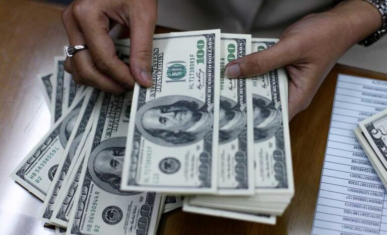 El dólar subió en el inicio de octubre y quebró la racha negativa