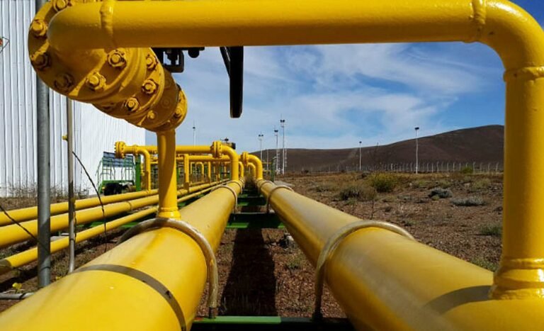 El giro energético regional: la Argentina podría exportar gas a Bolivia hacia 2031