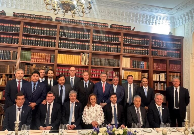 El oficialismo negocia en el Senado los apoyos para eliminar las PASO pero frena en las resistencias aliadas