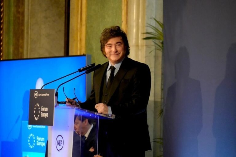Javier Milei viaja a Catamarca para inaugurar plantas de litio y mantiene su postura sobre Brasil