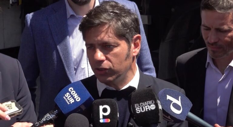 Kicillof cruzó al Presidente por sus dichos sobre la economía y advirtió sobre el endeudamiento familiar
