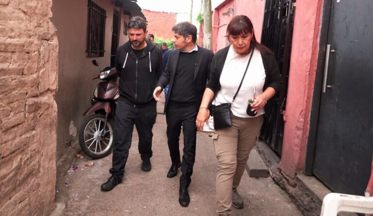 Kicillof y Grabois caminaron por San Isidro en plena tensión interna del peronismo y con eje en 2027