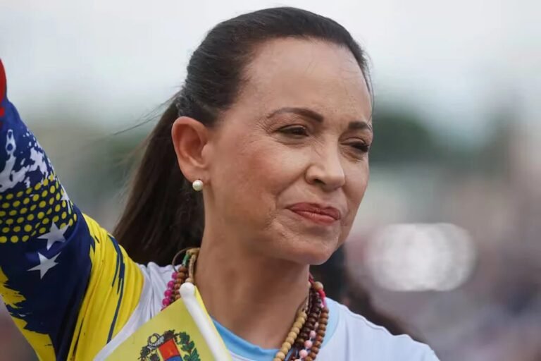La opositora venezolana María Corina Machado confirmó su regreso al país tras diez meses
