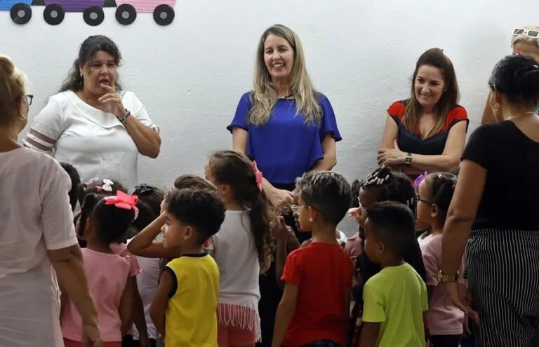 El Gobierno cubano admite que sostener las clases requiere un mayor esfuerzo por la crisis