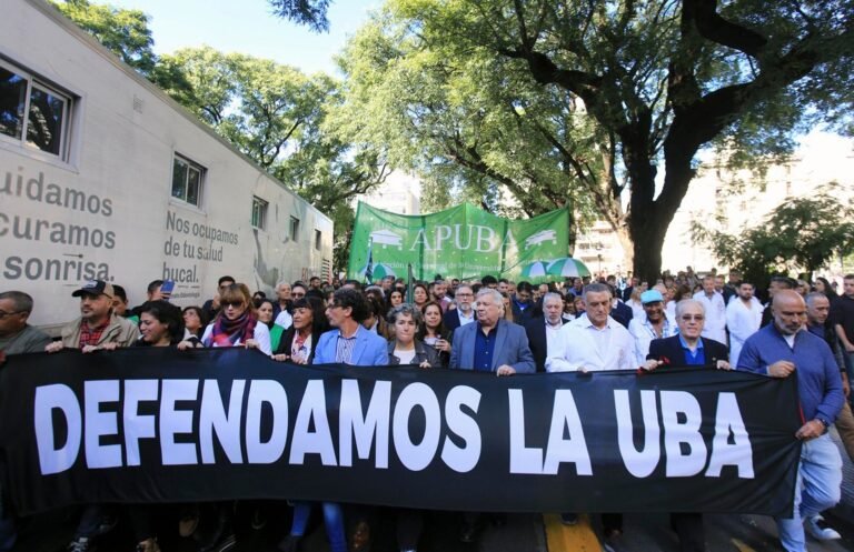 Sancionan al Poder Ejecutivo con una multa diaria por no acatar la cautelar universitaria