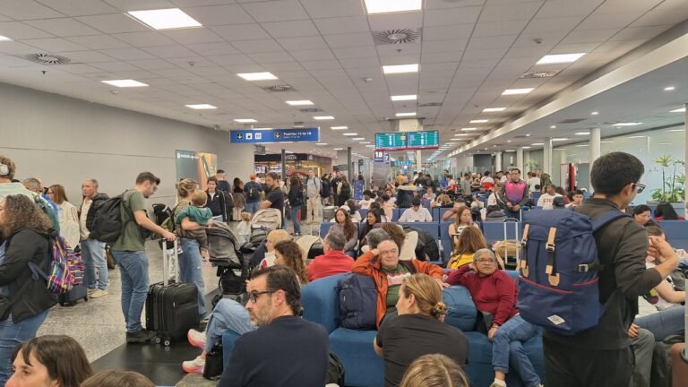 Septiembre marcó un récord histórico de pasajeros en aeropuertos y se expandieron los vuelos desde el interior