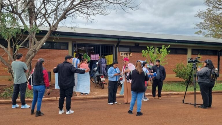 Toman un colegio técnico en Posadas en reclamo de respuestas por denuncias de maltrato