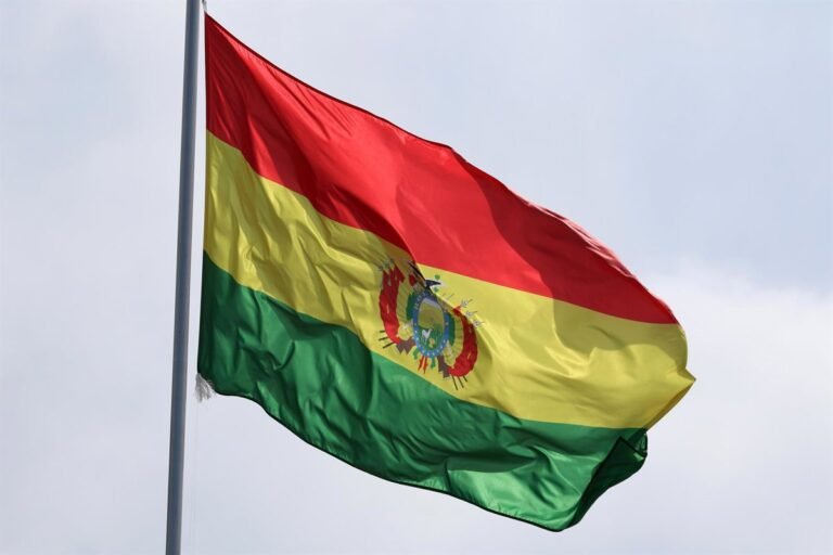 Operativo en Bolivia sin rastro del exministro buscado por lazos con el narco